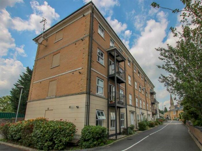 2 Bedroom Apartment To Rent In St. Helens Mews, Brentwood, Essex, CM14