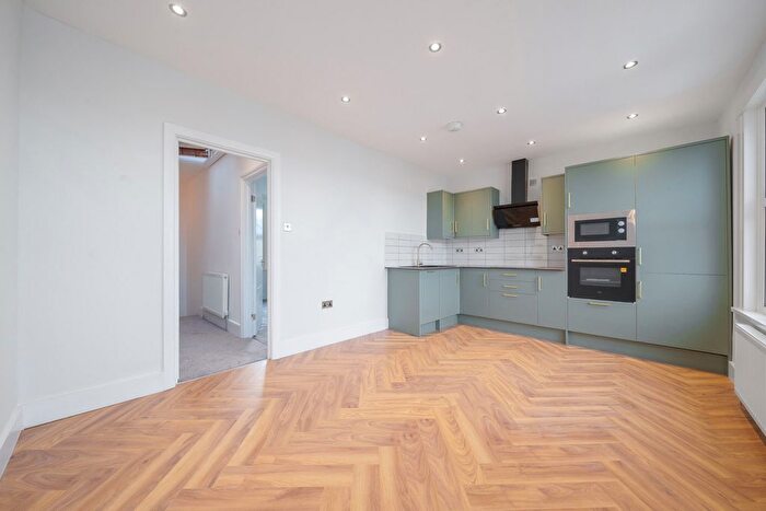 2 Bedroom Flat For Sale In Nithdale Road, London, SE18
