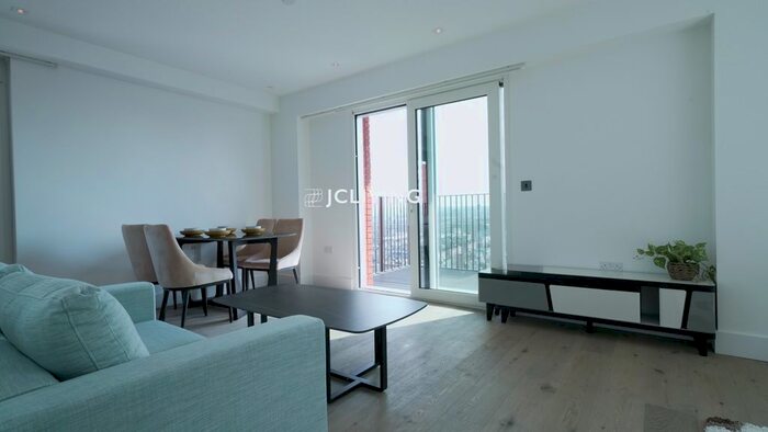 Studio To Rent In Exchange Gardens, London, SW8