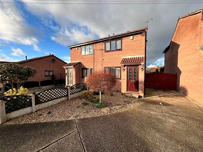 2 Bedroom Semi-Detached House For Sale In Oakwell Drive, Askern, Doncaster, DN6