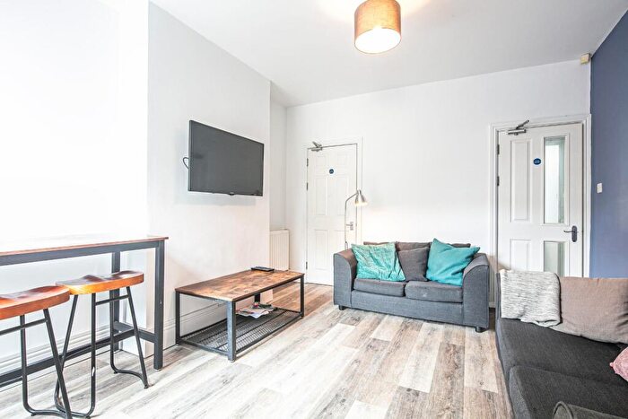 5 Bedroom House To Rent In Denham Road, Sheffield, S11