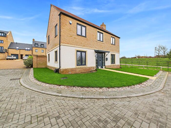 4 Bedroom Detached House For Sale In Wilcox Drive, St. Neots, PE19