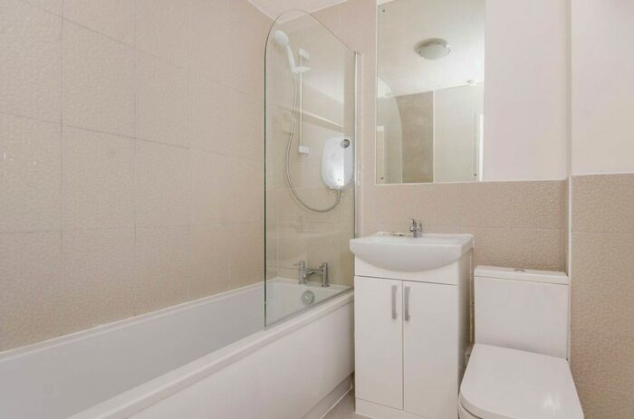 1 Bedroom Maisonette To Rent In Valley Road, Streatham, London, SW16