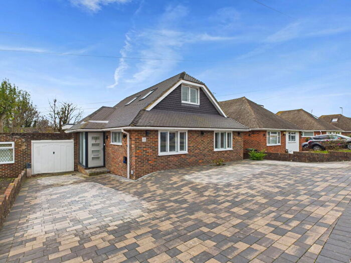 4 Bedroom Chalet For Sale In Norbury Close, North Lancing, BN15