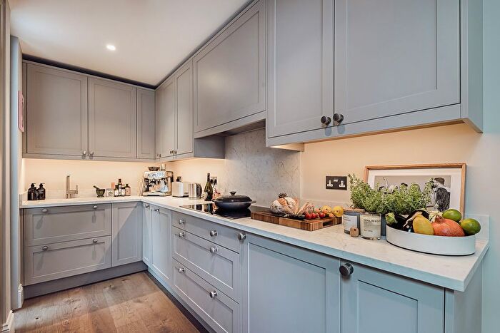 1 Bedroom Detached House For Sale In Kings Head Passage, London, SW4