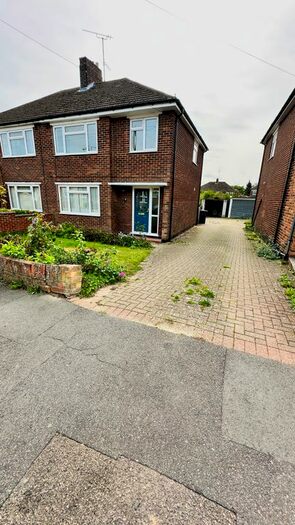 3 Bedroom Semi-Detached House To Rent In Alpine Way, Luton, LU3