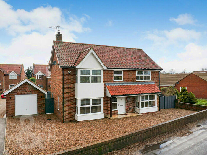 4 Bedroom Detached House For Sale In The Street, Sutton, Norwich, NR12