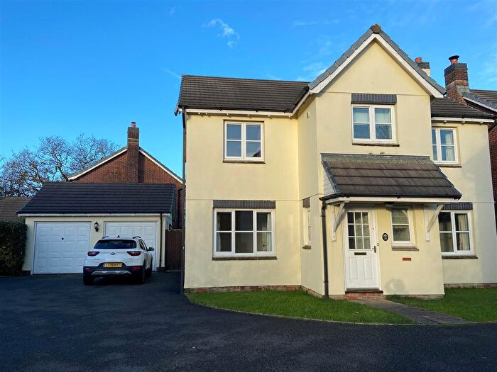 4 Bedroom Detached House To Rent In Robin Drive, Launceston, PL15