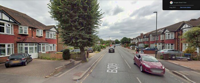 2 Bedroom Maisonette To Rent In Grand Drive, London, SW20