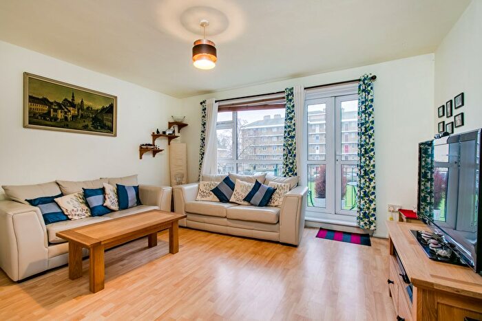 1 Bedroom Flat To Rent In Weydown Close, London, SW19