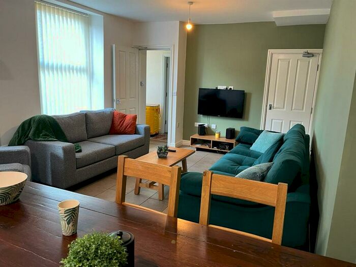 6 Bedroom Private Hall To Rent In Parker Street, Lancaster, LA1