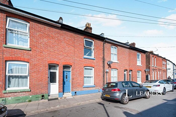 4 Bedroom Terraced House To Rent In Harold Road, PO4