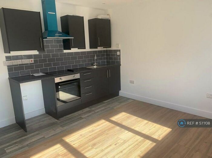 2 Bedroom Flat To Rent In Station Rd, Ilkeston, DE7
