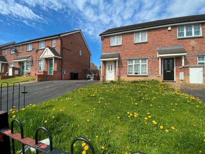 Houses for sale & to rent in TS4 3EP, NEWINGTON ROAD, Longlands