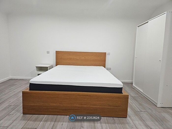 1 Bedroom Flat To Rent In Palmerston Road, Southampton, SO14