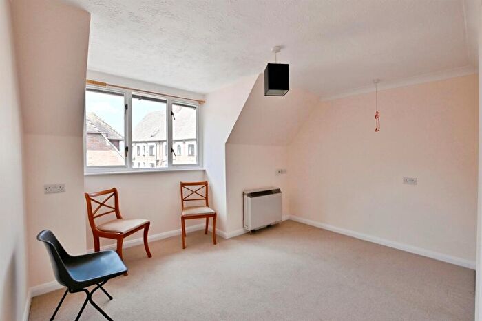 1 Bedroom Retirement Property To Rent In Russell Court, Petersfield Road, GU29