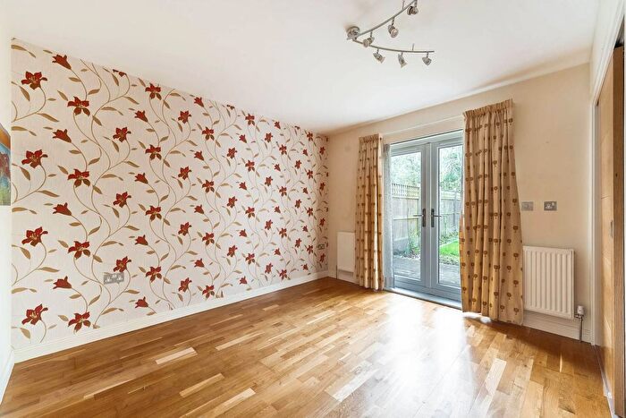 3 Bedroom Flat To Rent In Wood End Road, Harrow, HA1