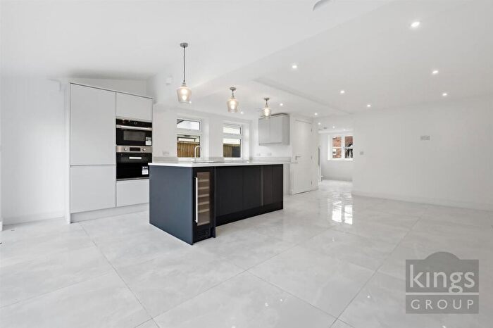 3 Bedroom Semi-Detached House For Sale In St. Johns Road, Writtle, Chelmsford, CM1