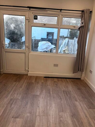 Studio To Rent In Craven Gardens, Ilford, IG6