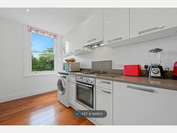 2 Bedroom Flat To Rent In Grange Park, Ealing, W5