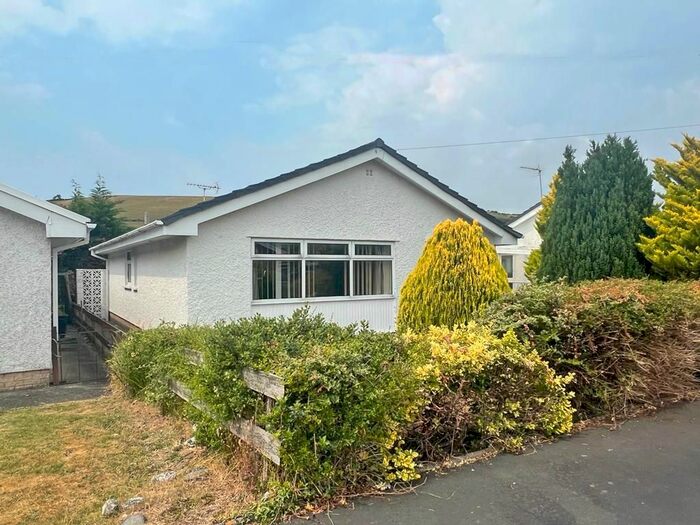 2 Bedroom Bungalow For Sale In Ger Y Llan, Penrhyncoch, Aberystwyth, SY23