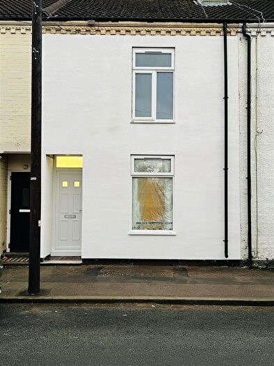 2 Bedroom Terraced House To Rent In Wynburg Street, Hull, HU9