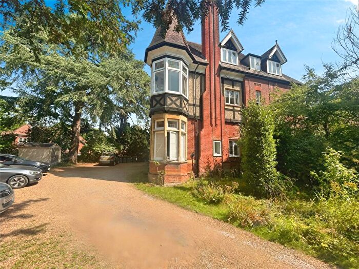 Studio To Rent In Cranley Road, Guildford, Surrey, GU1