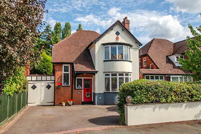3 Bedroom Detached House For Sale In Boscobel Road, Walsall, WS1