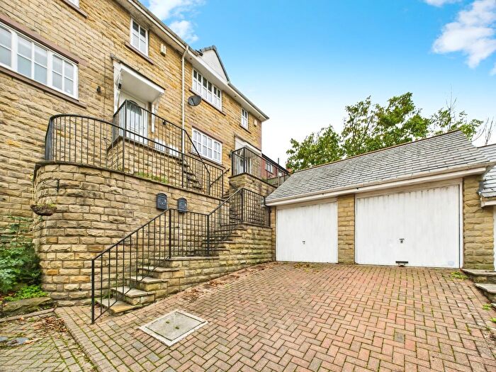 3 Bedroom Semi-detached House For Sale In St Thomas Court, Up Holland, WN8