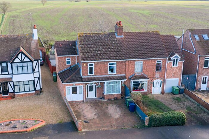 4 Bedroom Semi Detached House For Sale In Peterborough Road, Farcet, PE7