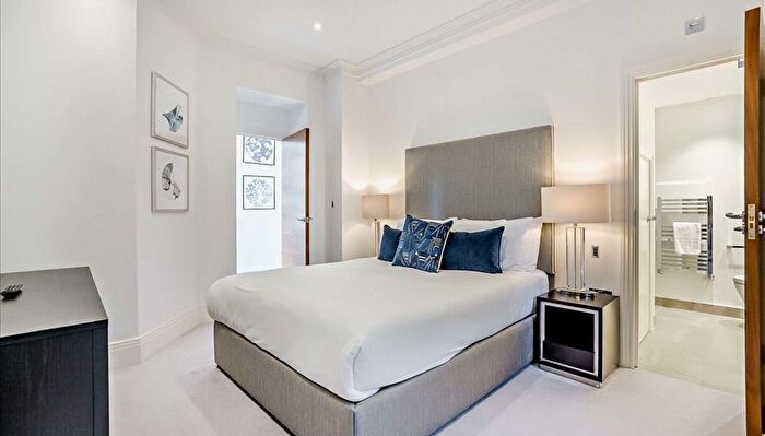 3 Bedroom Flat To Rent In Rainville Road, London, W6