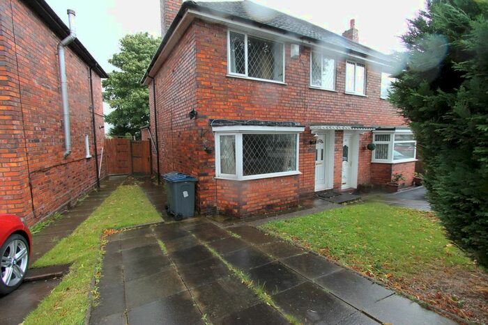 3 Bedroom Semi-Detached House To Rent In Rowdale Road, Great Barr, Birmingham, B42