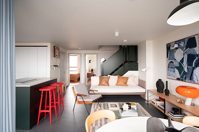 2 Bedroom Flat To Rent In Balfron Tower, St Leonards Road, London, E14