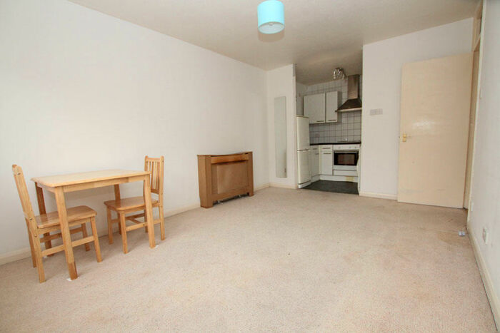 1 Bedroom Flat To Rent In Trinity Close, Leytonstone, E11