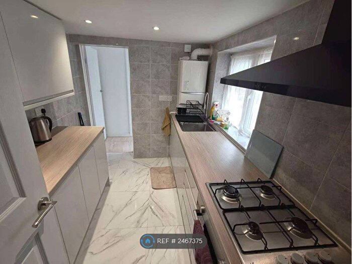 3 Bedroom Terraced House To Rent In East Street, Chatham, ME4