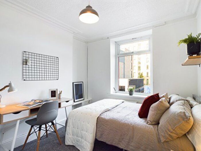 2 Bedroom Property To Rent In Gladstone Terrace, Lancaster, Lancashire, LA1