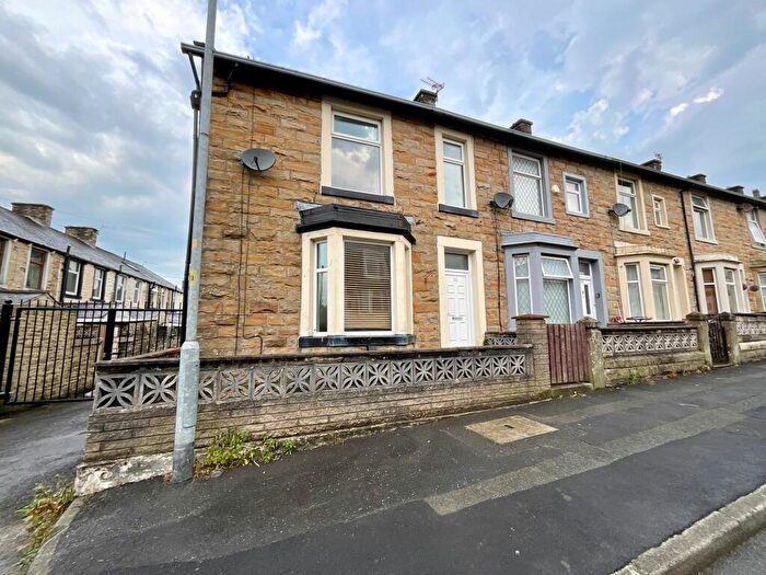 3 Bedroom End Of Terrace House To Rent In Shakespeare Street, Padiham, BB12