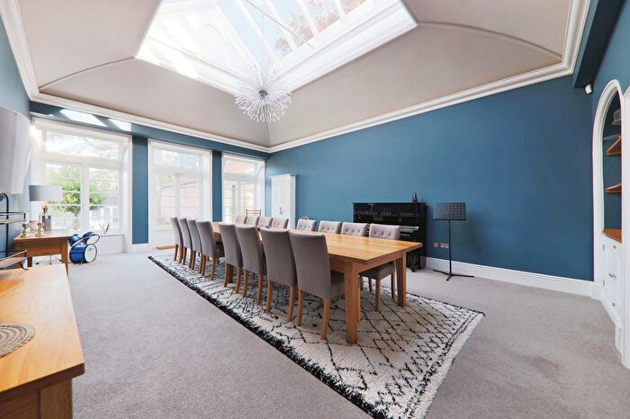 6 Bedroom Detached House For Sale In Market Place, Hornsea, HU18