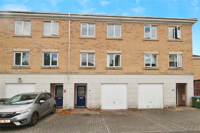 4 Bedroom Terraced House For Sale In The Dell, Southampton, Hampshire, SO15