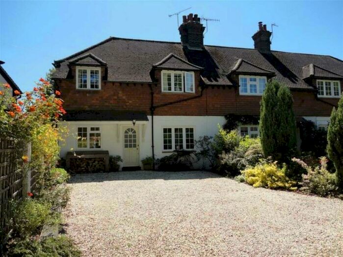 4 Bedroom End Of Terrace House To Rent In Ridlands Lane, Limpsfield Chart, RH8