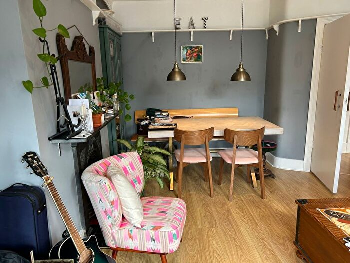 1 Bedroom Flat To Rent In Inglewood Road, London, NW6