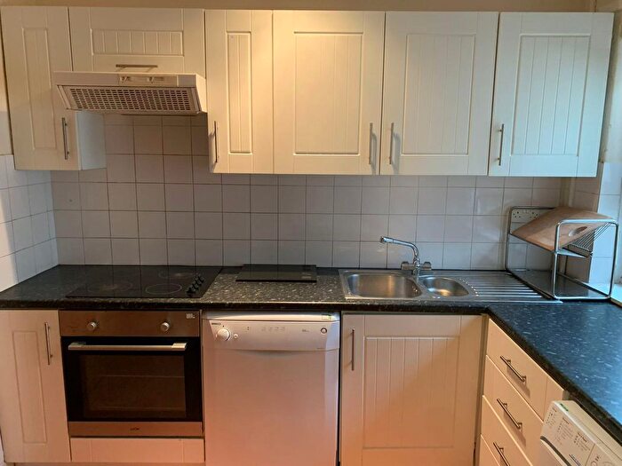 2 Bedroom Flat To Rent In Wylie Street, Hamilton, ML3