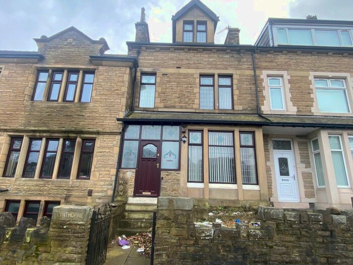 5 Bedroom Terraced House To Rent In Smith Lane, Bradford, BD9