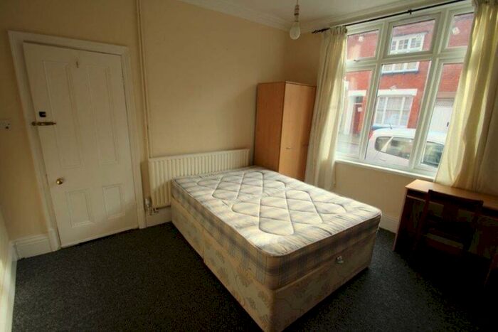 4 Bedroom Terraced House To Rent In Hartopp Road, Leicester, LE2