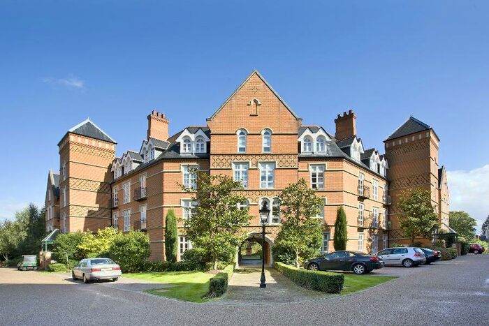 2 Bedroom Apartment To Rent In Virginia Park, Virginia Water, Surrey, GU25