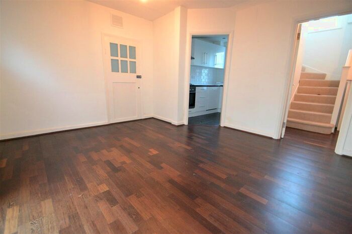 3 Bedroom Property To Rent In Creswick Walk, London, NW11