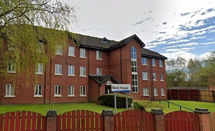 2 Bedroom Flat To Rent In Beck House, Hyde, SK14