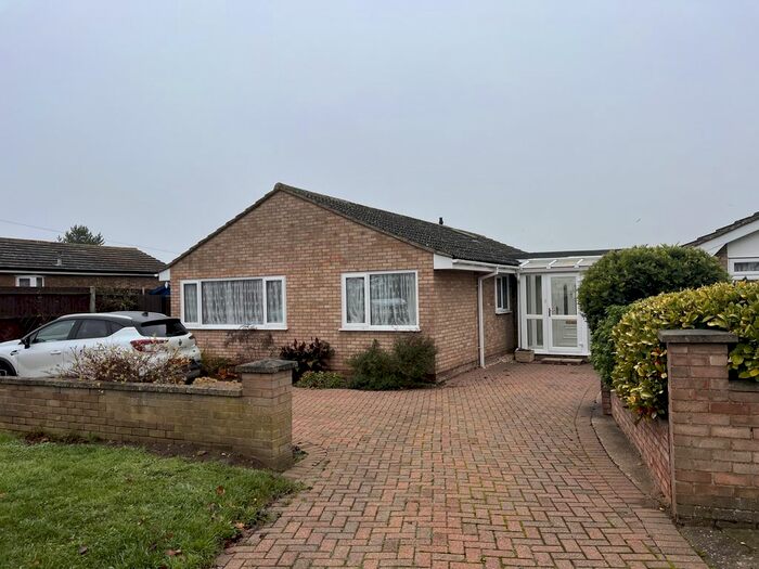 4 Bedroom Bungalow To Rent In Potton Road, Biggleswade, Bedfordshire, SG18