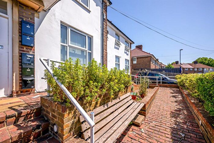 2 Bedroom Flat For Sale In Churchdown, Bromley, BR1