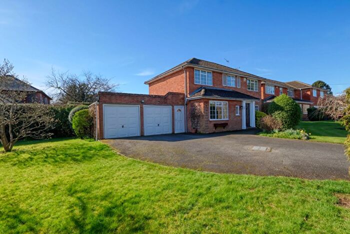 4 Bedroom Detached House For Sale In Monkton Way, Speen, Princes Risborough, Buckinghamshire, HP27